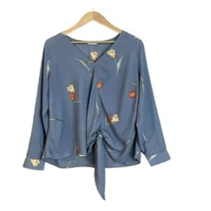 Tulip V-Neck Blouse| LUSH